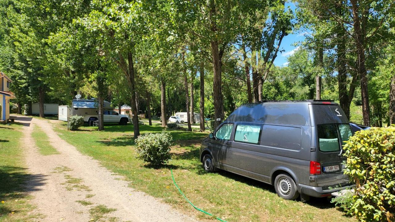 Camping De Graniers Hotel Monoblet Exterior photo